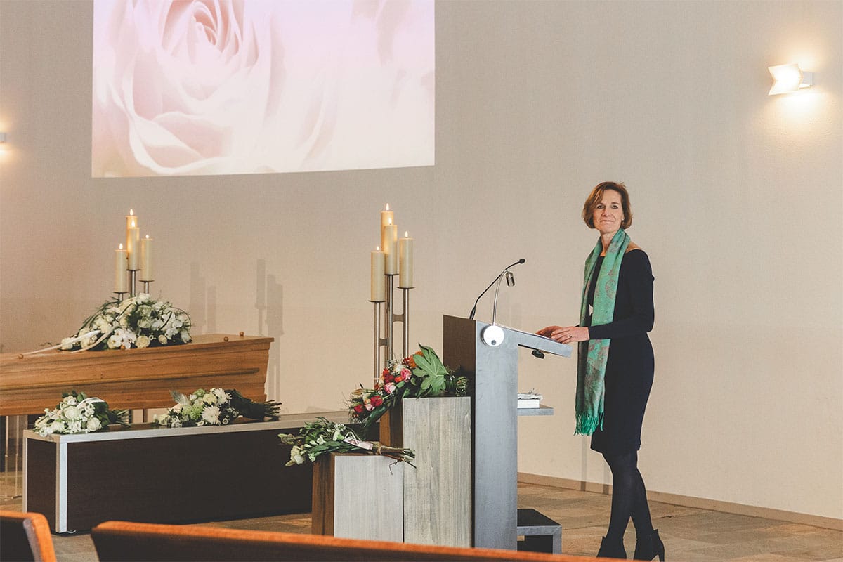 Kim van der Haar tijdens plechtigheid