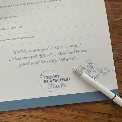 Checklist uitvaartwensen met pen